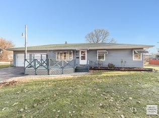 997 Grand Ave, Aurora, IL 60506