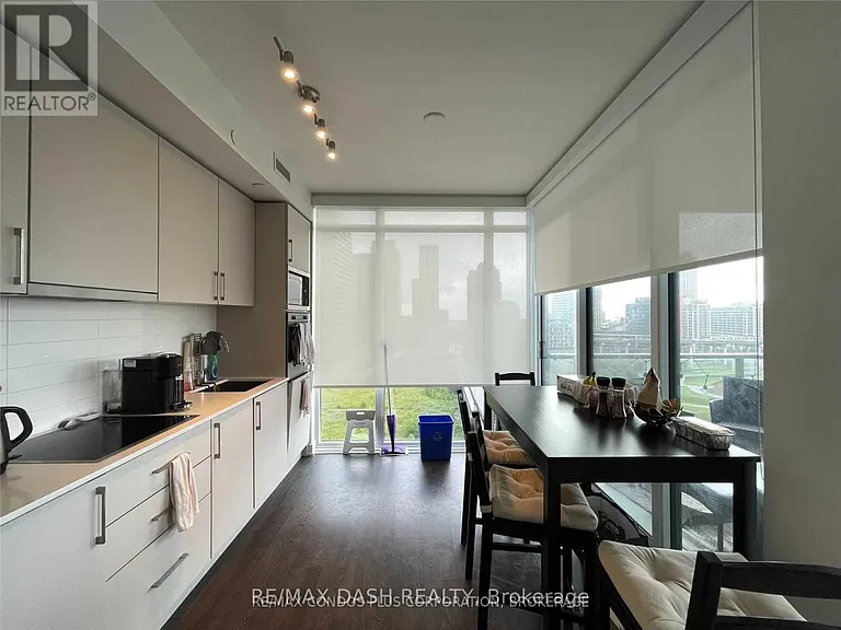 27 Bathurst St #902W — Photo 11
