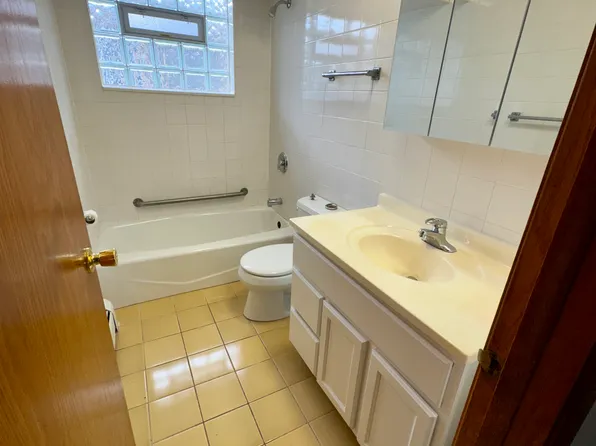 5421 W Windsor Ave #2, Chicago, IL 60630