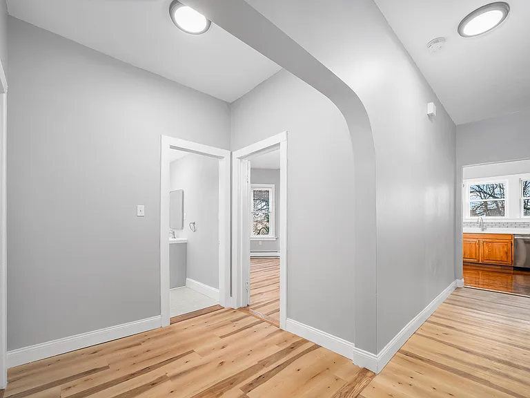 200 Lexington Ave #2 — Photo 10
