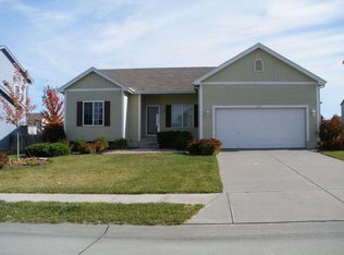 1511 Lakewood Dr, Papillion, NE 68046