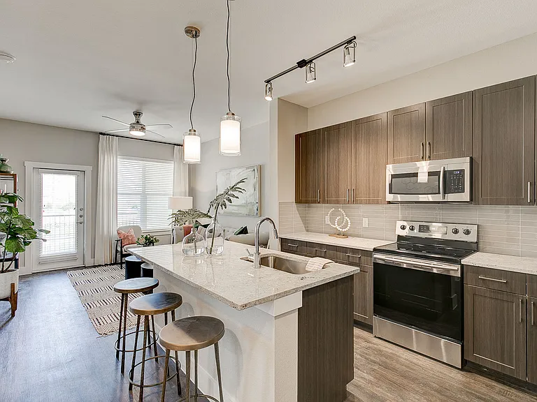 35 West at Champions Circle Apartments — Photo 5