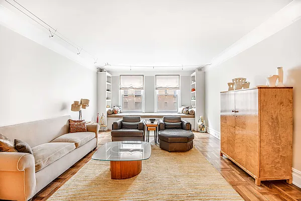 Sold by Elena F Picinich, LREB | media 26