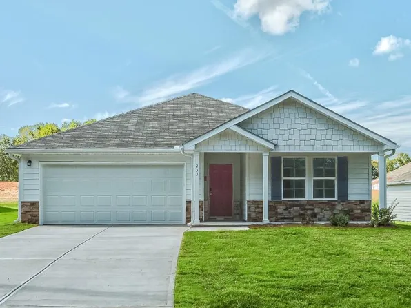 233 Woodlake Lndg, Hartwell, GA 30643
