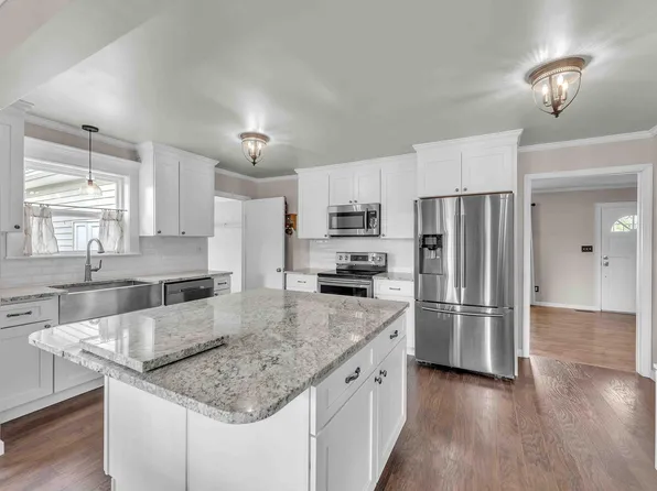 425 Hillcrest Cir, Etowah, TN 37331