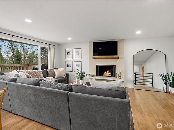 2nd image of 751 Alvord Avenue N