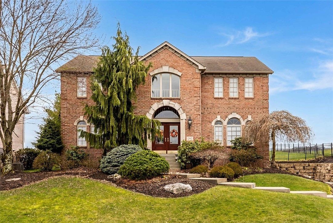 262 Hickory Heights Dr