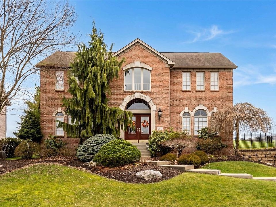 1st image of 262 Hickory Heights Dr