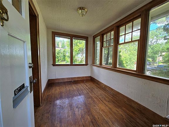5th image of 120 8th STREET E
