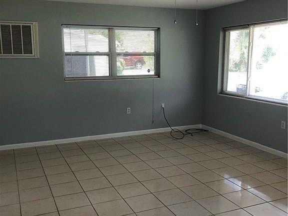 2nd image of 11 N Lincoln Ave