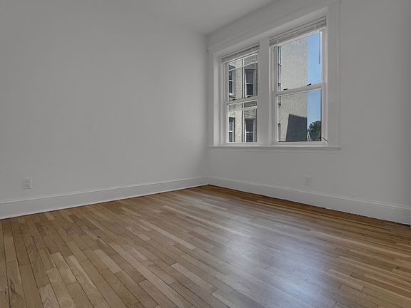 5th image of 1066 Commonwealth Ave #205