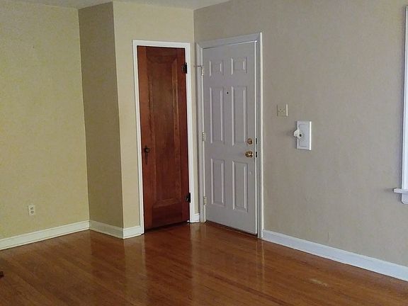 5th image of 9024 Kathleen Ave