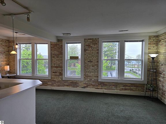 3rd image of 601 Randolph St