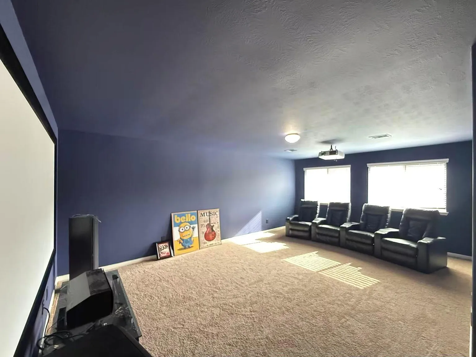4 bed, 2.5 bath, 2905 sqft, $2,500 — Photo 3