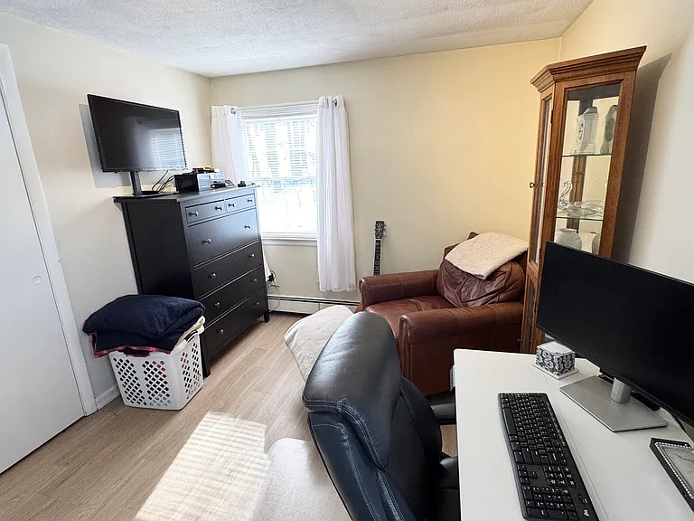 33 Mullin Ave #2 — Photo 8