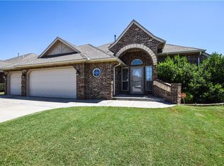 1304 NW 13th Pl, Moore, OK 73170