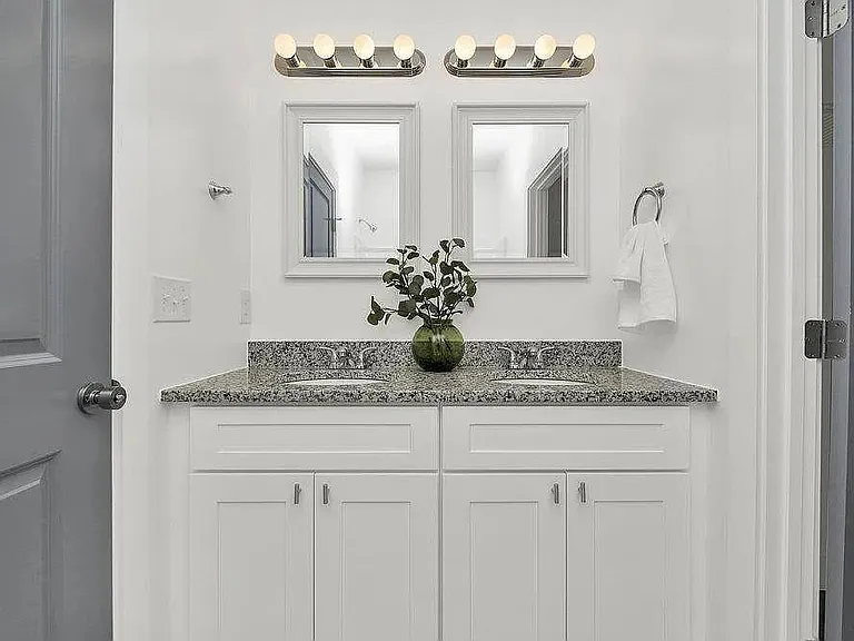 206 Essex Dr — Photo 17