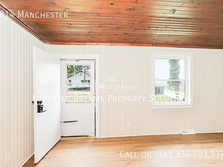 2814 Manchester St — Photo 5