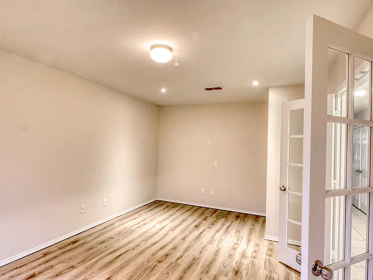 433 Magma Dr — Photo 15