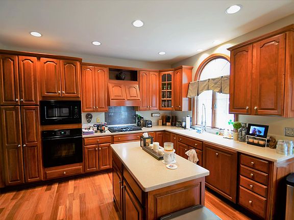 5th image of 6379 Cloverleaf Cir