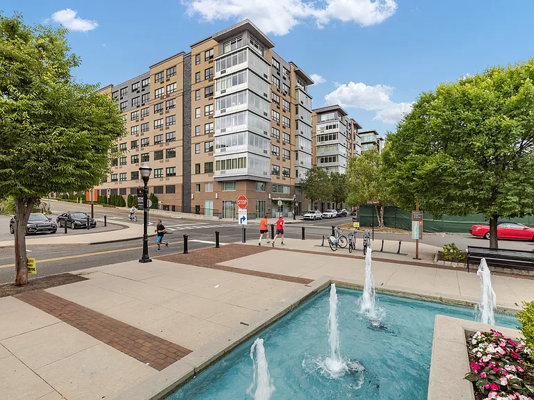 Rivers Edge at Port Imperial — Photo 35