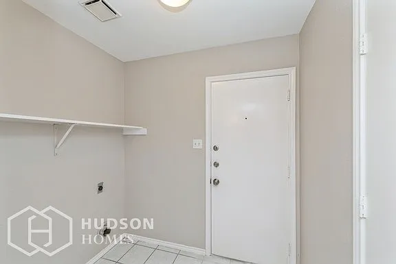 4136 Clary Dr — Photo 11
