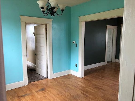 3rd image of 722 Munson Ave