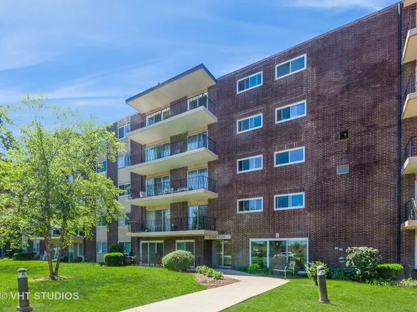 5300 Walnut Ave APT 14D, Downers Grove, IL 60515