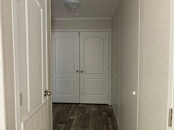 3rd image of 2800 W Memorial Dr #97