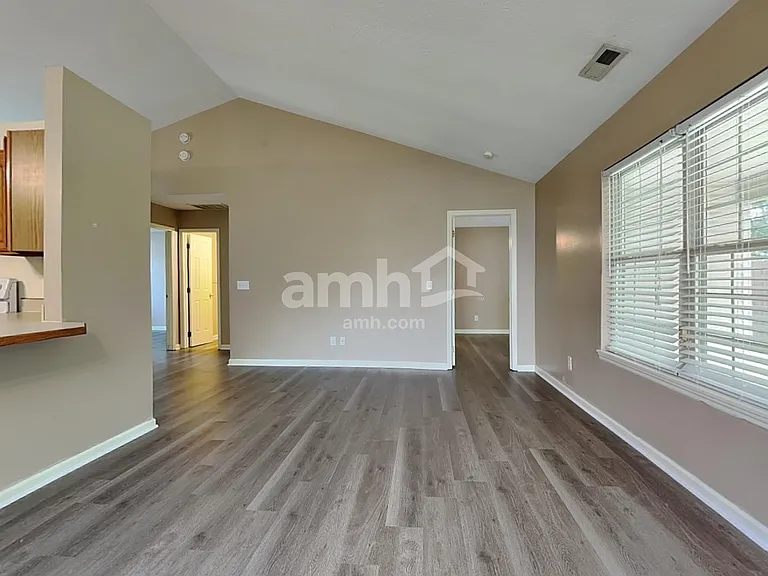132 Warner Dr — Photo 8