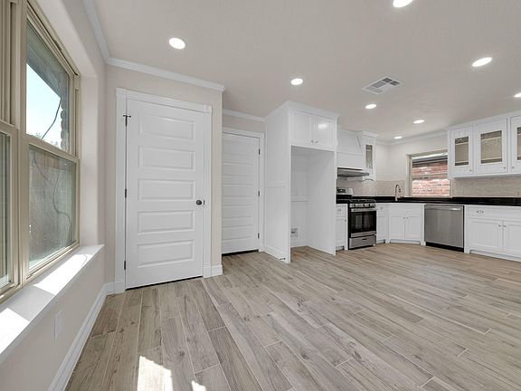 5th image of 15702 Fern Ridge Dr