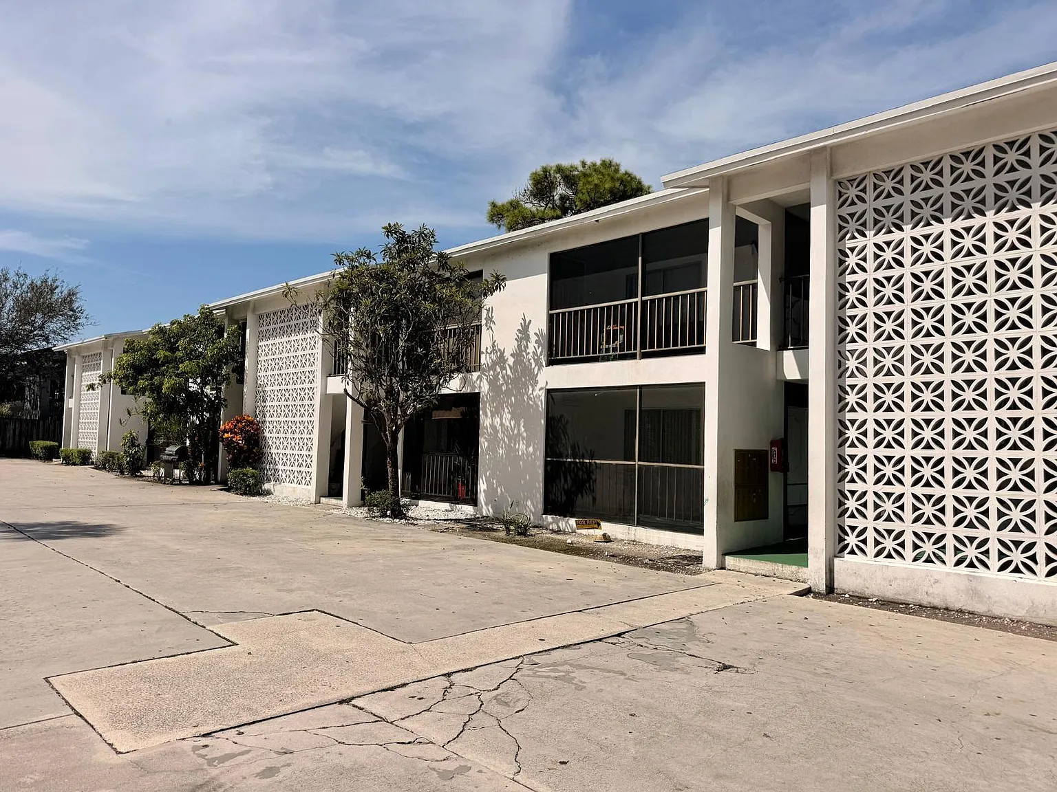 2 bed, 2.0 bath, 791 sqft, $2,000 — Photo 1