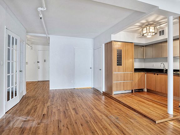 5th image of 122 Duane St APT 5C