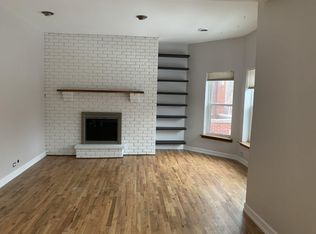1018 W Byron St, Chicago, IL 60613
