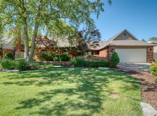 6921 E 86th Pl, Tulsa, OK 74133