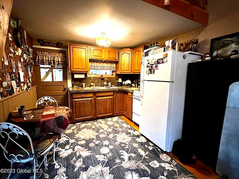 2nd image of 160 Smith Beach Road