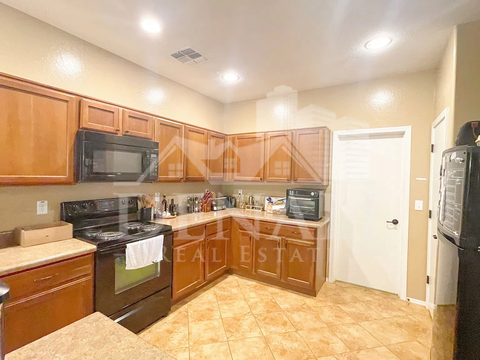 1250 S Rialto — Photo 4