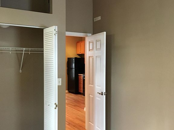5th image of 2029 W Race Ave #1R