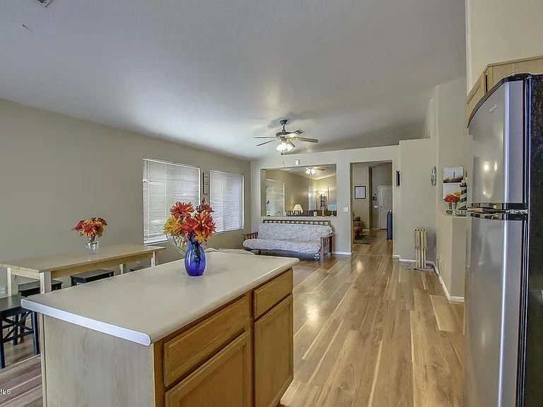 2342 E Springfield Pl — Photo 10
