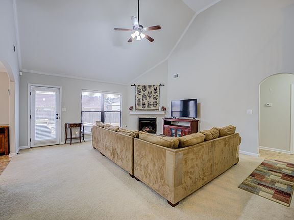 3rd image of 5103 Rivercrest Ln