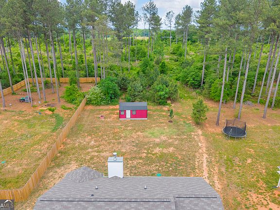 4th image of 378 Walnut Dr