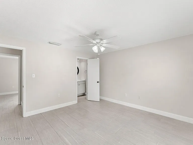 3077 Sea Gate Cir — Photo 12