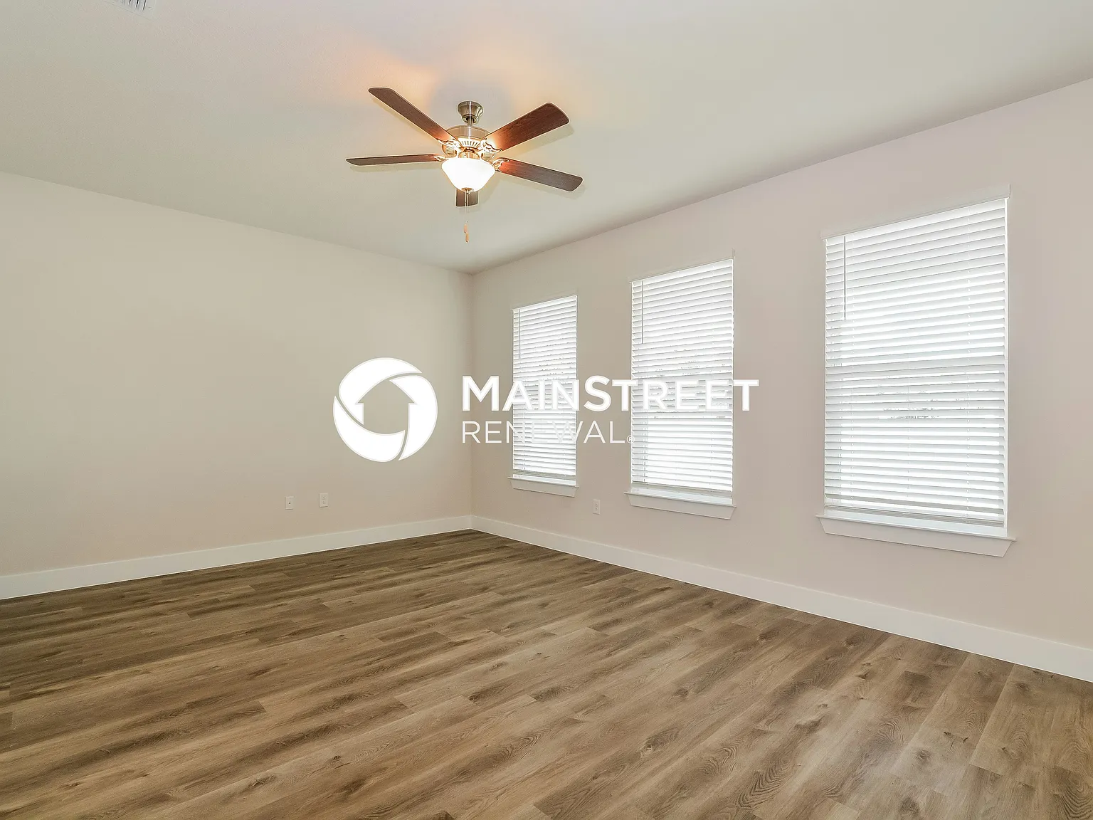 301 S Pine Street — Photo 3
