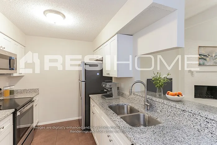 913 Pepperidge Ct — Photo 3