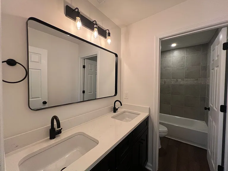 1825 The Oaks Ave — Photo 9