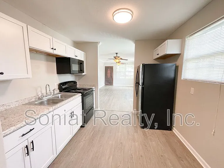1876 Mirabeau Ave — Photo 7