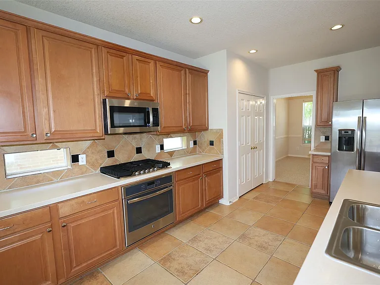 4810 Zachary Ln — Photo 9