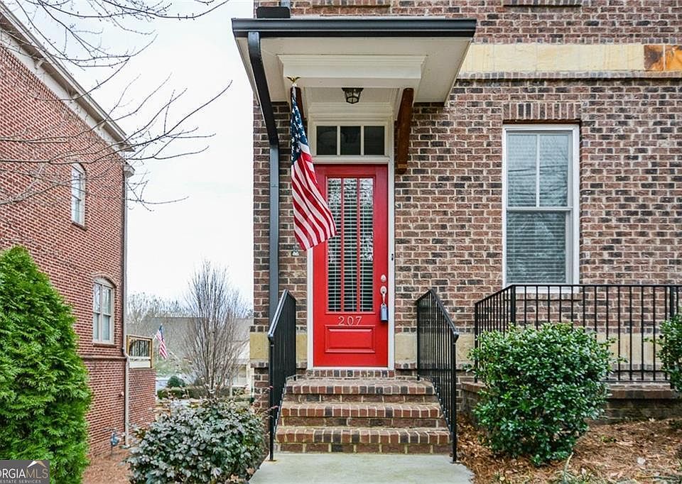 1st image of 207 Cole St NE