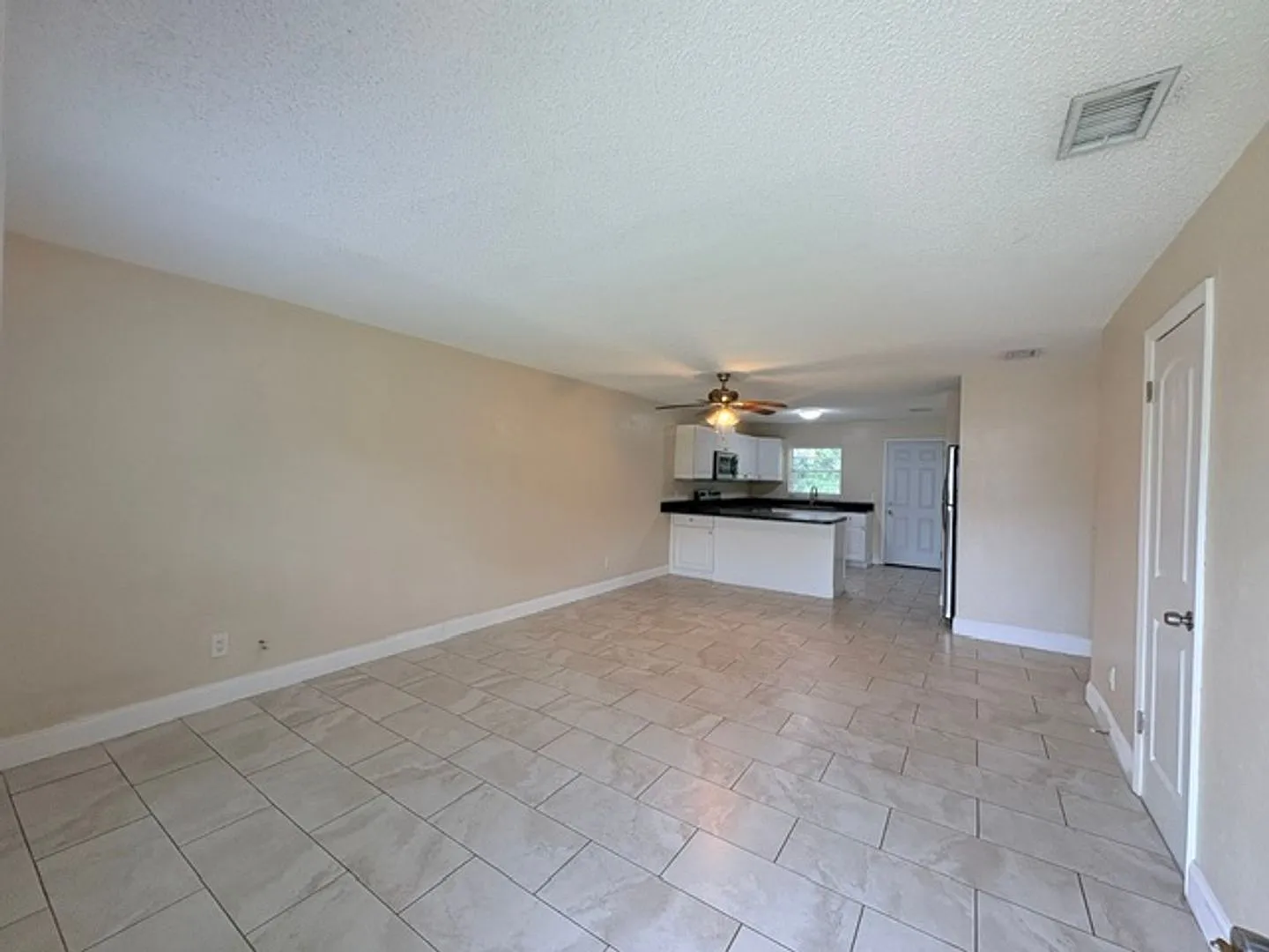 Clean & Cute 2/2 duplex in Edgewater, FL. — Photo 3