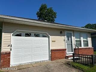 2nd image of 5 Leeward Street